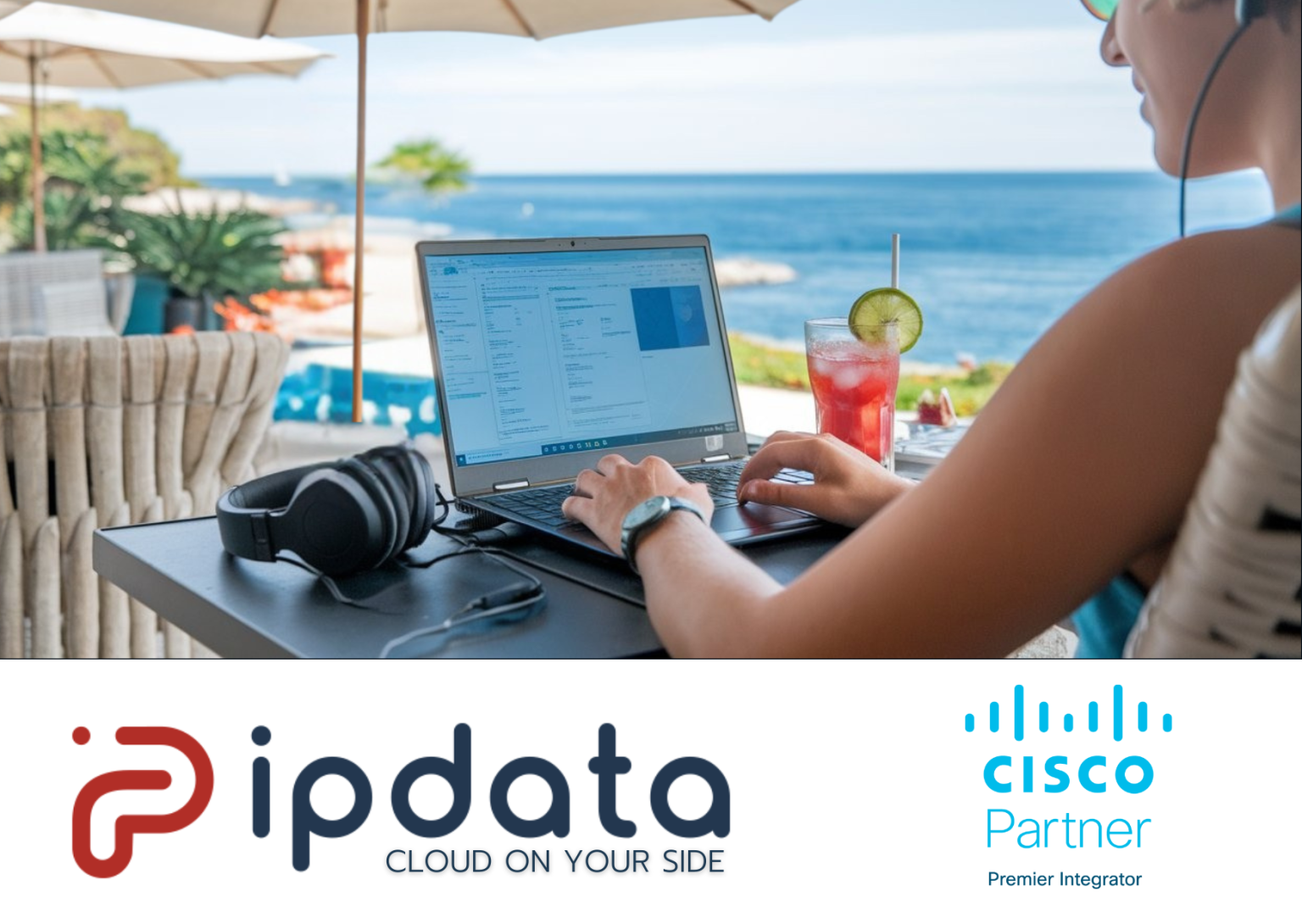 Empleado trabajando desde un lugar vacacional con conexión segura y portátil.